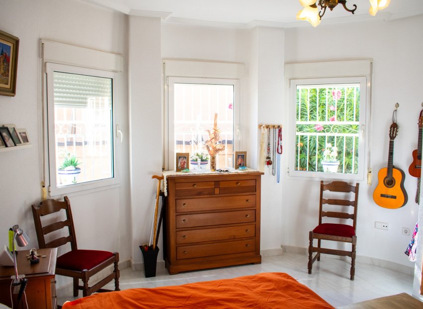 Herverkoop - Villa - Orihuela Costa - La Zenia