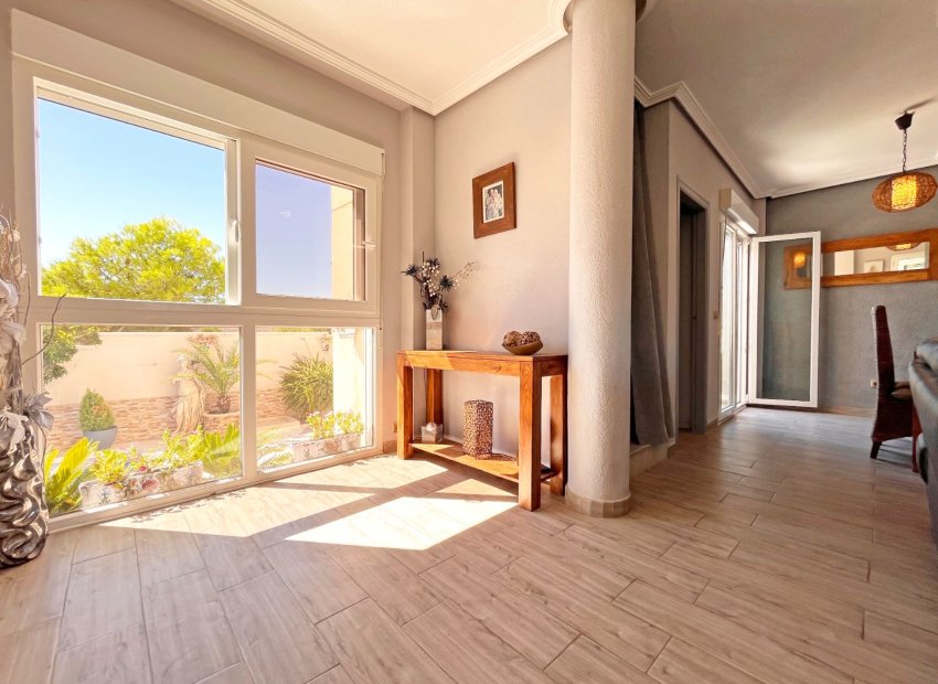 Herverkoop - Villa - Orihuela Costa - La Zenia