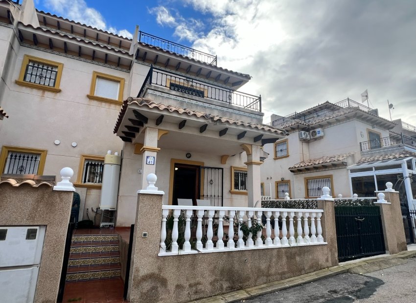 Herverkoop - Villa - Orihuela Costa - La Zenia