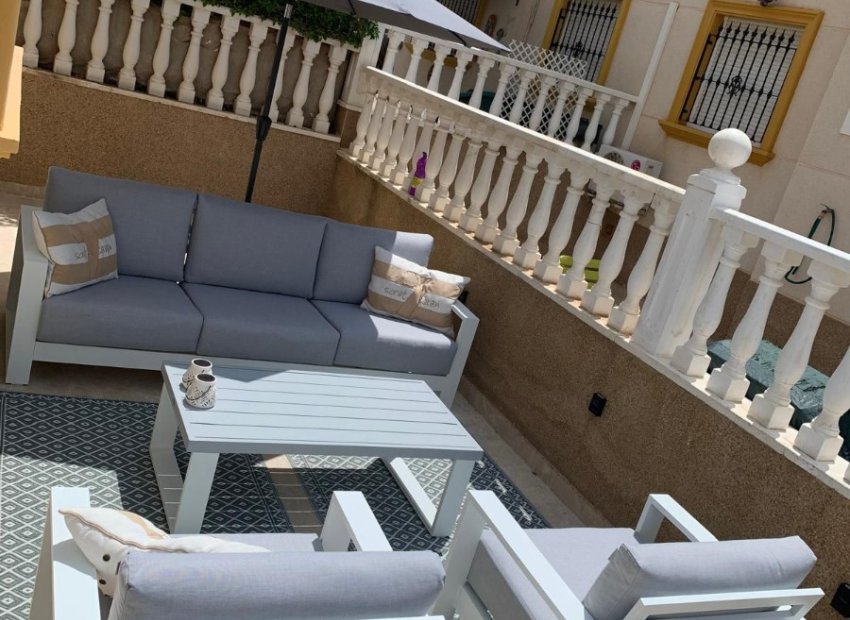 Herverkoop - Villa - Orihuela Costa - La Zenia