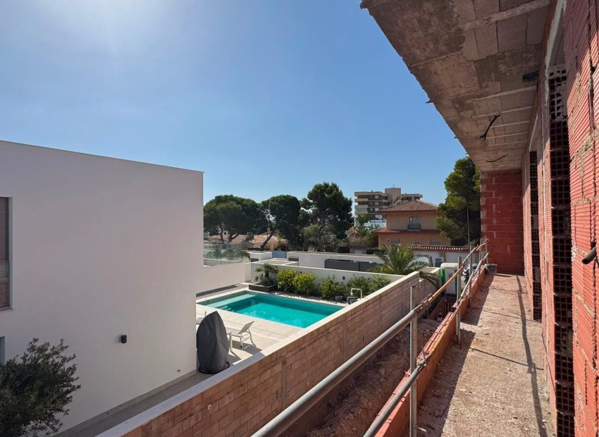 Herverkoop - Villa - Orihuela Costa - La Zenia