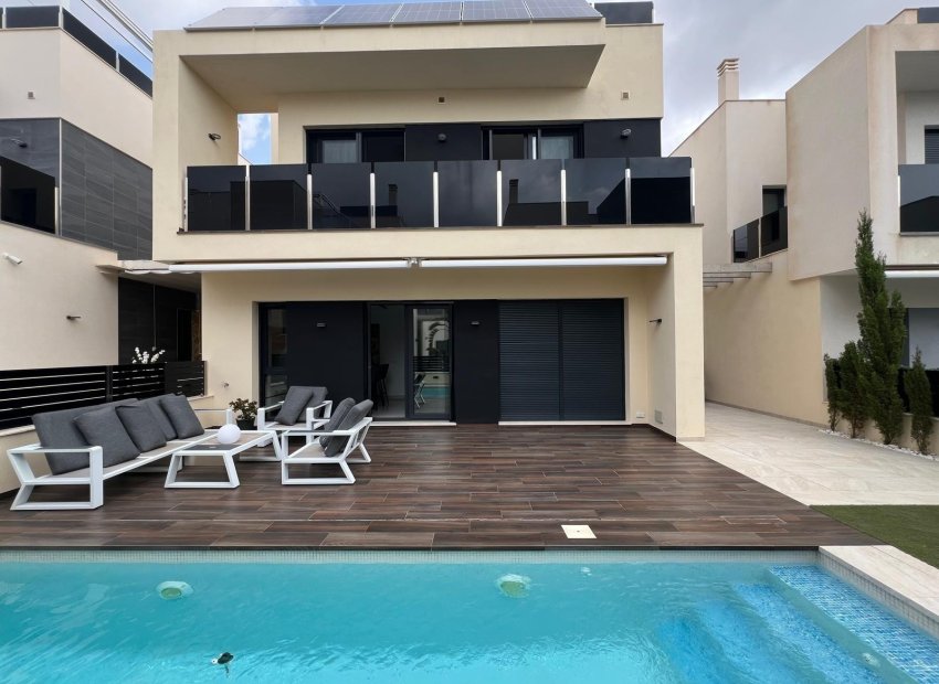 Herverkoop - Villa - Orihuela Costa - Lomas De Cabo Roig