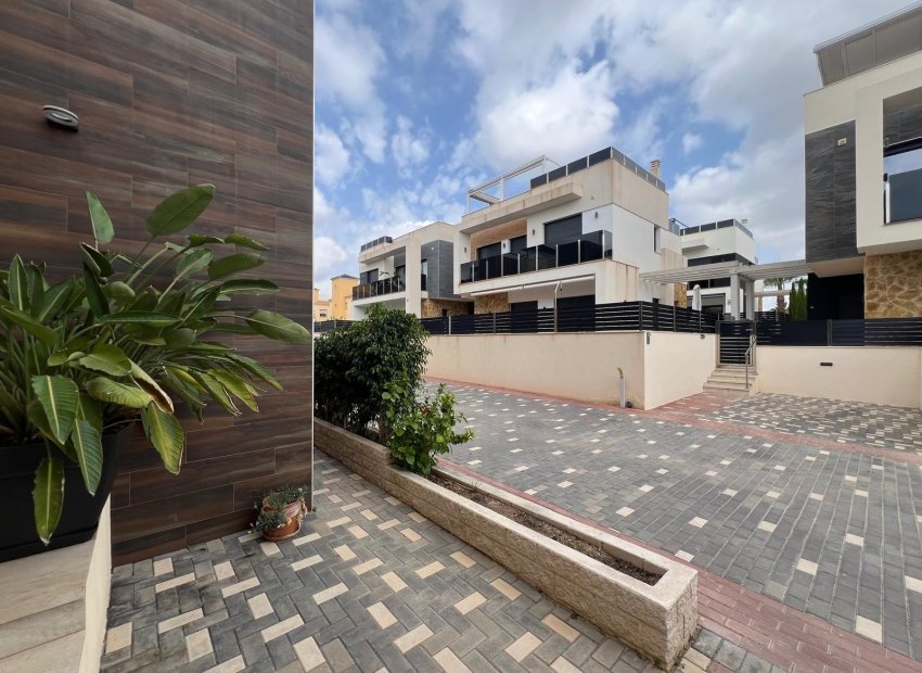 Herverkoop - Villa - Orihuela Costa - Lomas De Cabo Roig