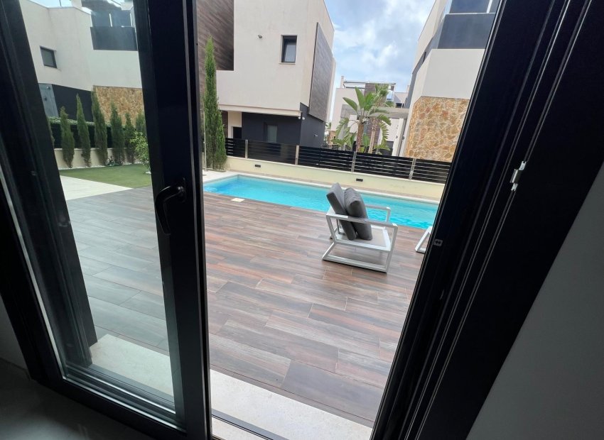 Herverkoop - Villa - Orihuela Costa - Lomas De Cabo Roig