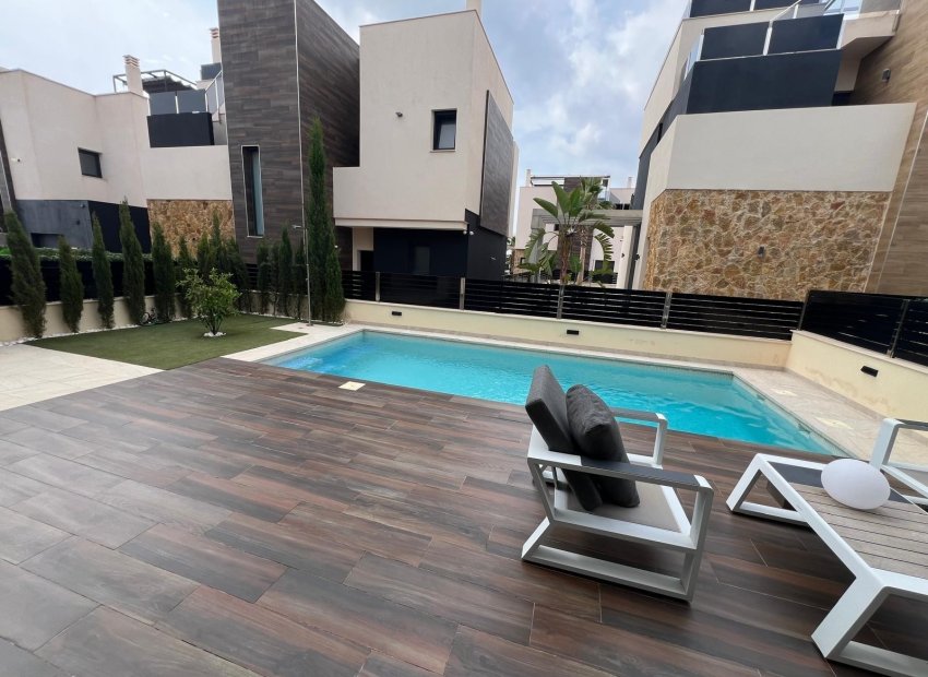 Herverkoop - Villa - Orihuela Costa - Lomas De Cabo Roig