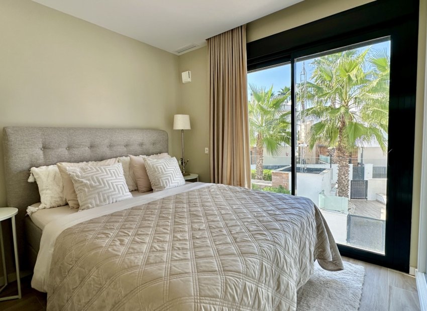 Herverkoop - Villa - Orihuela Costa - Lomas De Cabo Roig