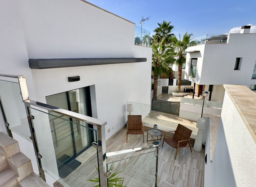 Herverkoop - Villa - Orihuela Costa - Lomas De Cabo Roig