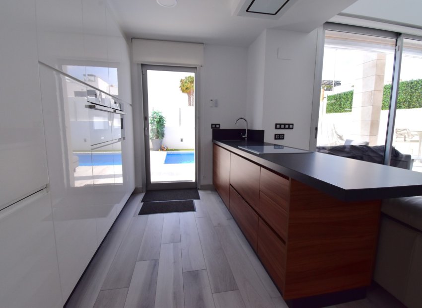 Herverkoop - Villa - Orihuela Costa - Lomas De Cabo Roig