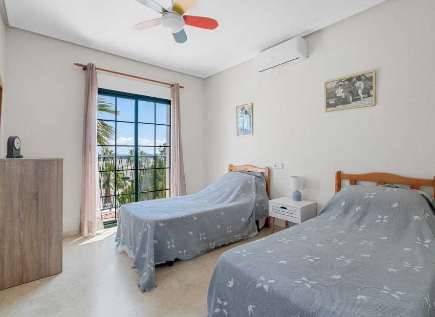 Herverkoop - Villa - Orihuela Costa - Los Dolses