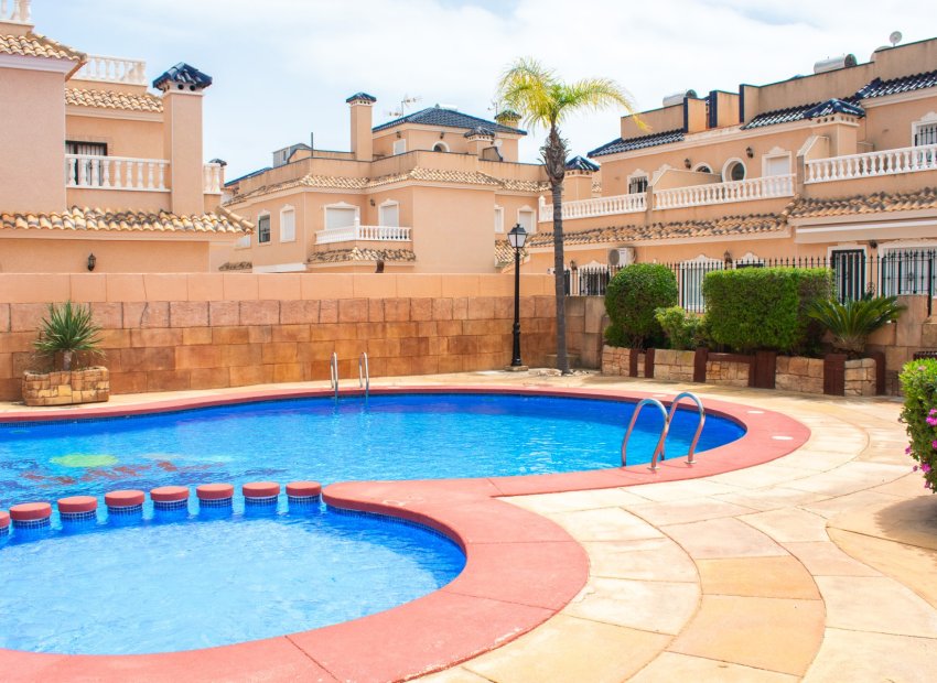 Herverkoop - Villa - Orihuela Costa - Los Dolses