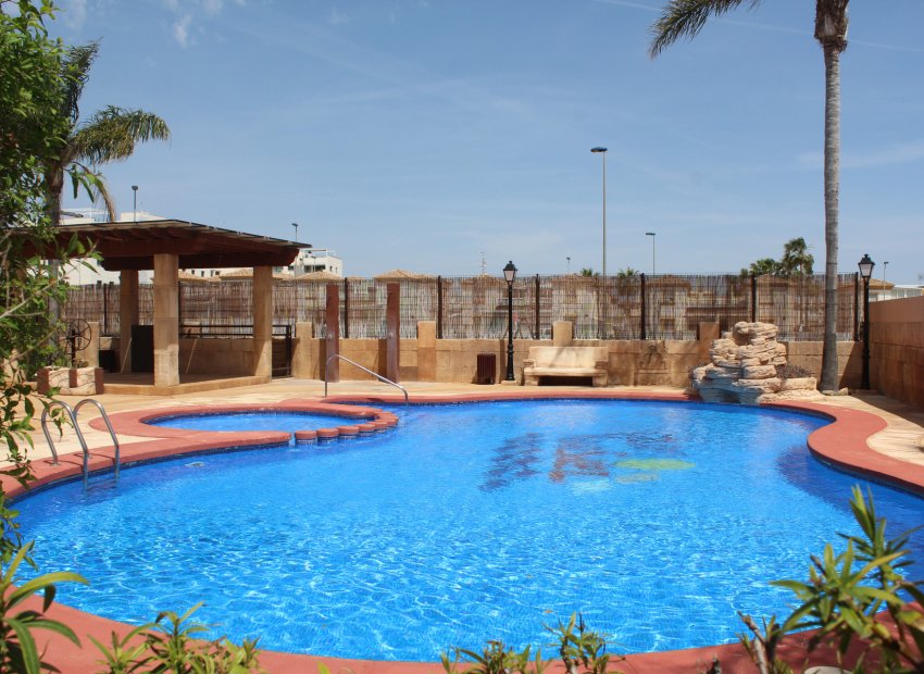 Herverkoop - Villa - Orihuela Costa - Los Dolses