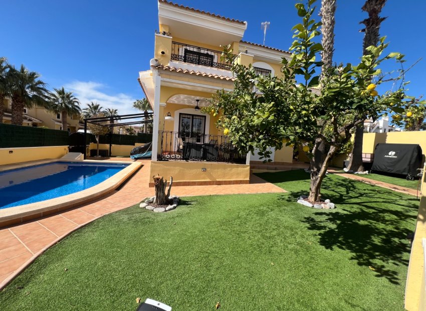 Herverkoop - Villa - Orihuela Costa - Los Dolses
