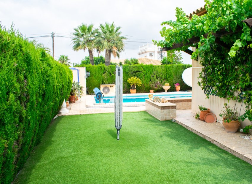 Herverkoop - Villa - Orihuela Costa - MUY CERCA DE LA PLAYA