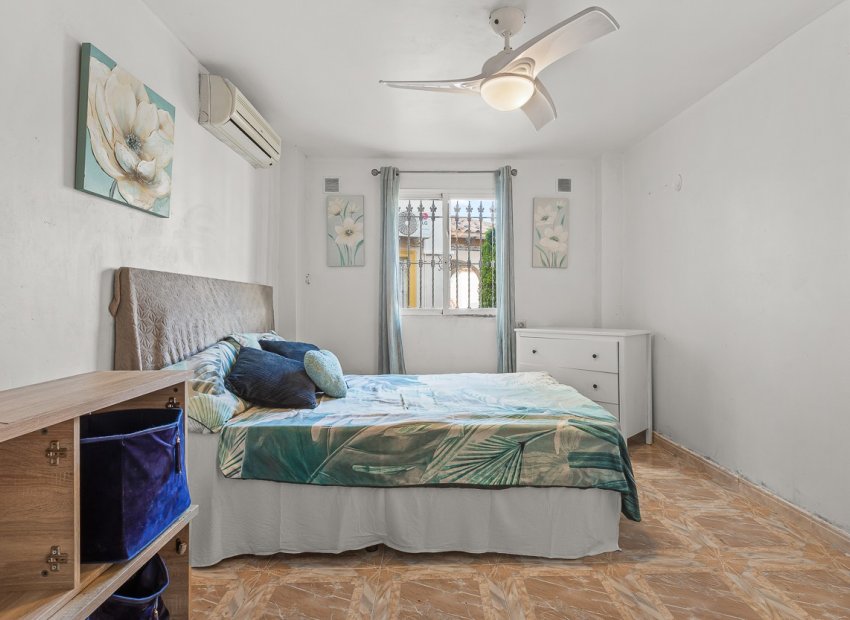 Herverkoop - Villa - Orihuela Costa - Playa Flamenca