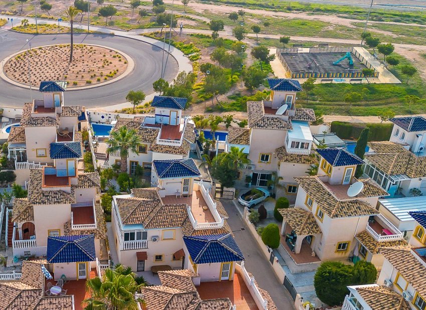 Herverkoop - Villa - Orihuela Costa - Playa Flamenca