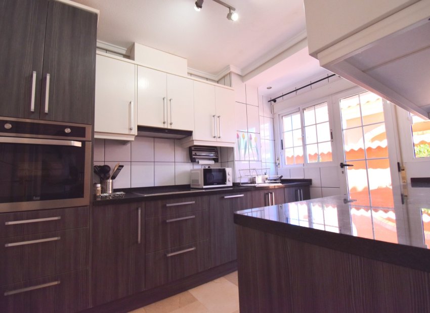 Herverkoop - Villa - Orihuela Costa - Playa Flamenca