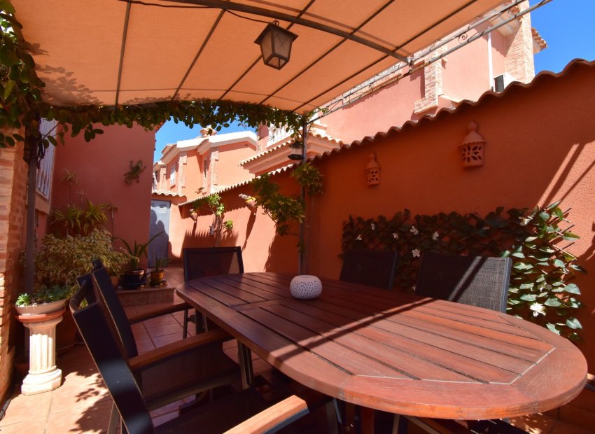 Herverkoop - Villa - Orihuela Costa - Playa Flamenca