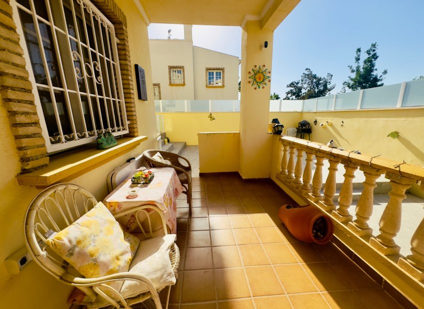 Herverkoop - Villa - Orihuela Costa - Playa Flamenca