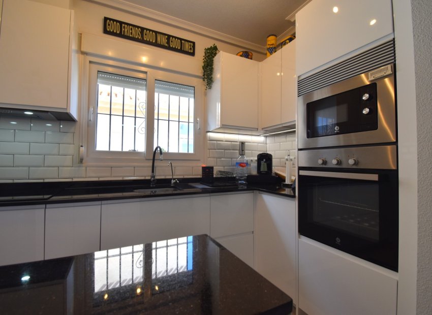 Herverkoop - Villa - Orihuela Costa - Playa Flamenca