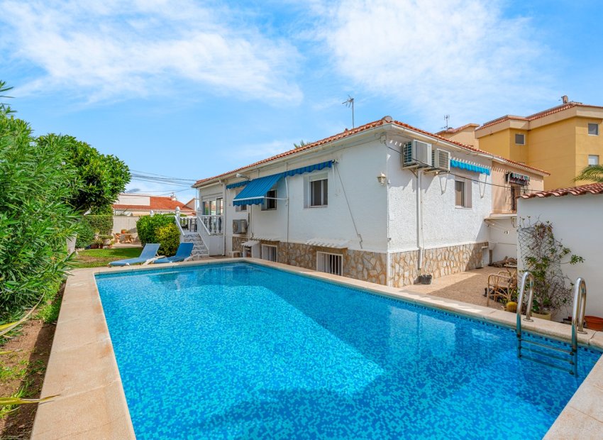 Herverkoop - Villa - Orihuela Costa - Punta Prima