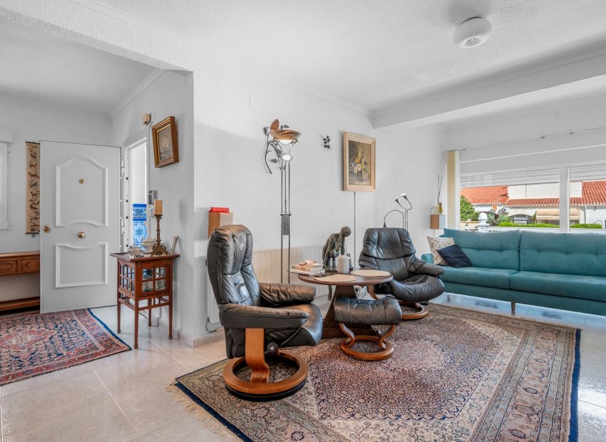 Herverkoop - Villa - Orihuela Costa - Punta Prima