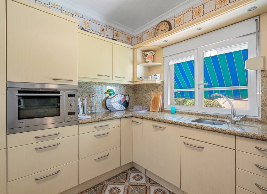 Herverkoop - Villa - Orihuela Costa - Punta Prima