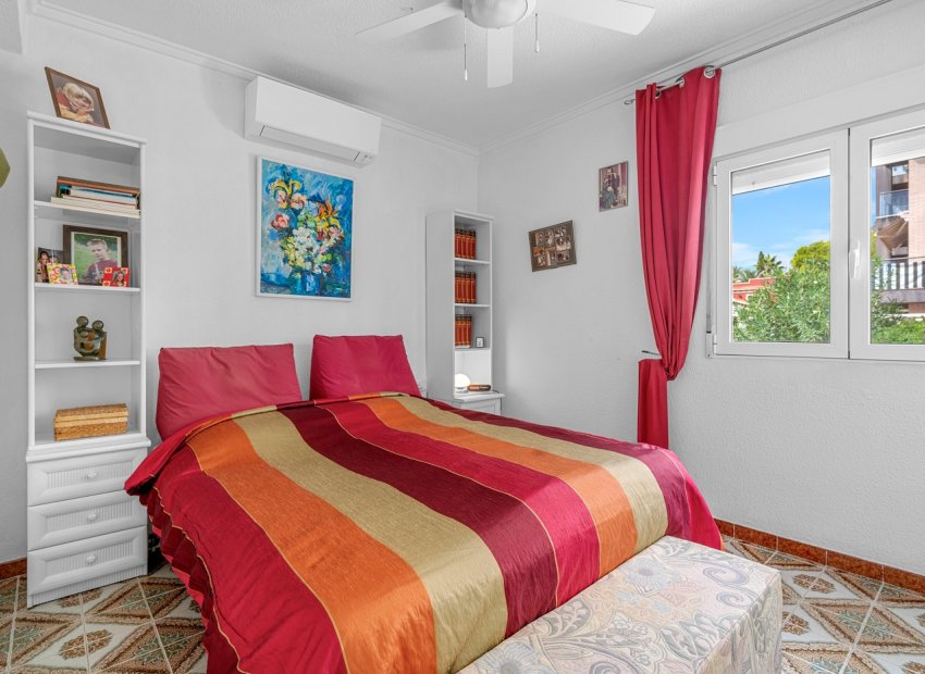 Herverkoop - Villa - Orihuela Costa - Punta Prima