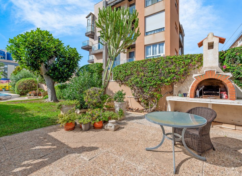 Herverkoop - Villa - Orihuela Costa - Punta Prima