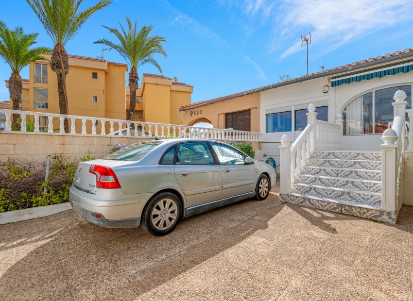 Herverkoop - Villa - Orihuela Costa - Punta Prima
