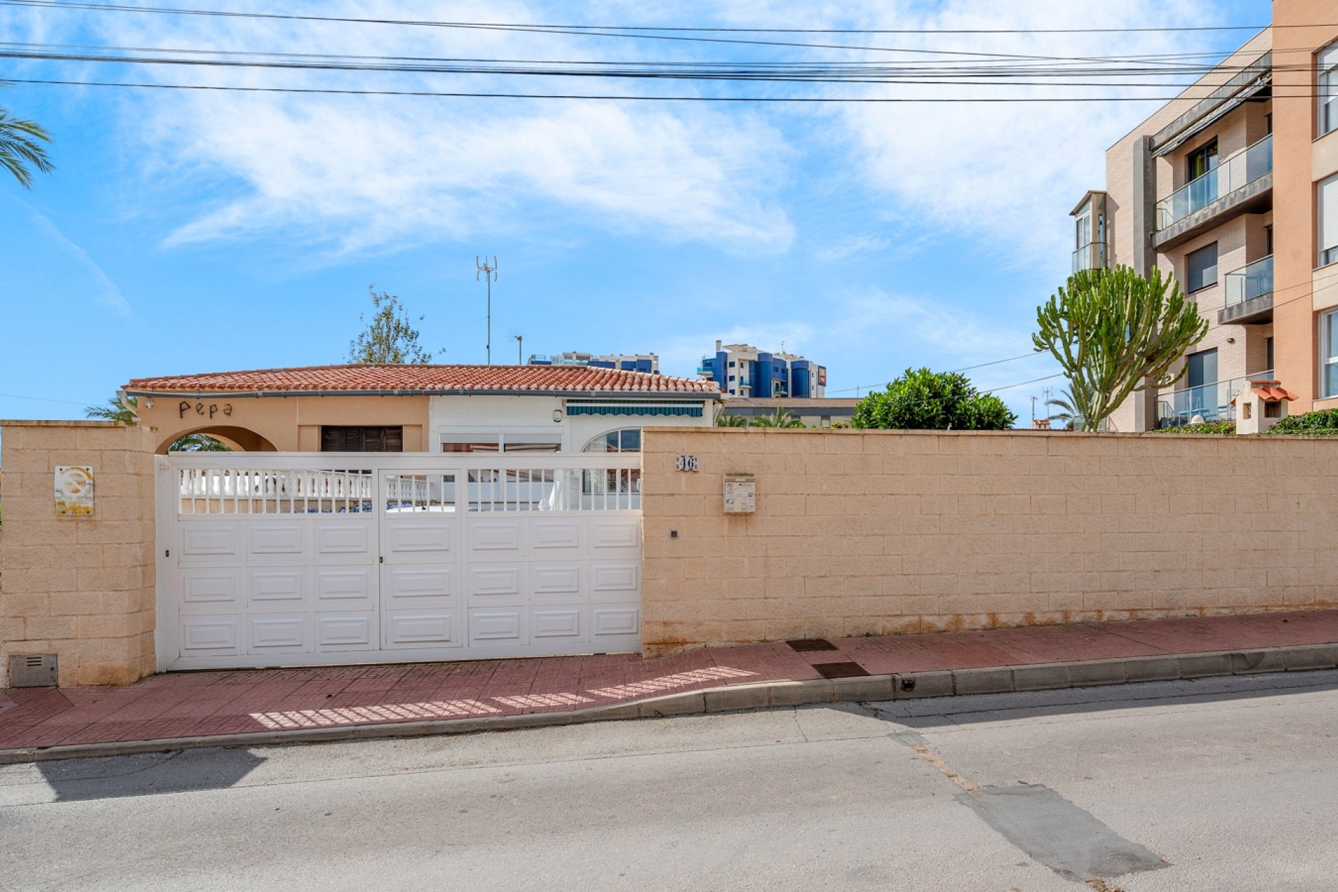 Herverkoop - Villa - Orihuela Costa - Punta Prima