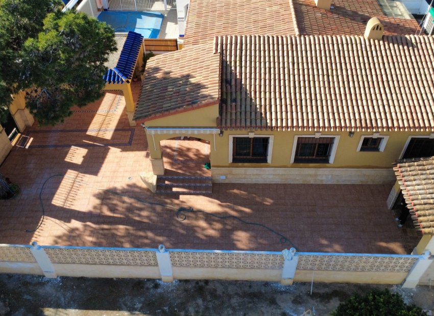 Herverkoop - Villa - Orihuela Costa - Punta Prima