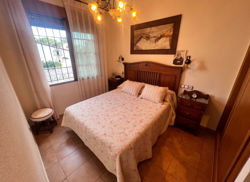 Herverkoop - Villa - Orihuela Costa - Punta Prima