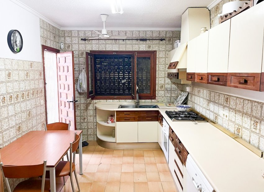 Herverkoop - Villa - Orihuela Costa - Punta Prima