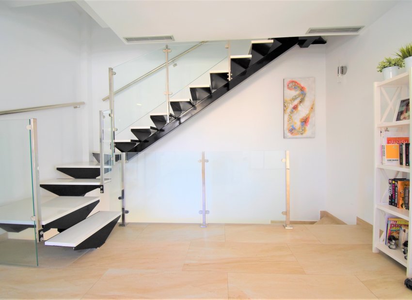 Herverkoop - Villa - Orihuela Costa - Villamartín