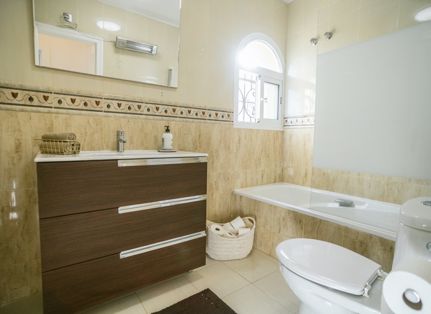 Herverkoop - Villa - Orihuela Costa - Villamartín