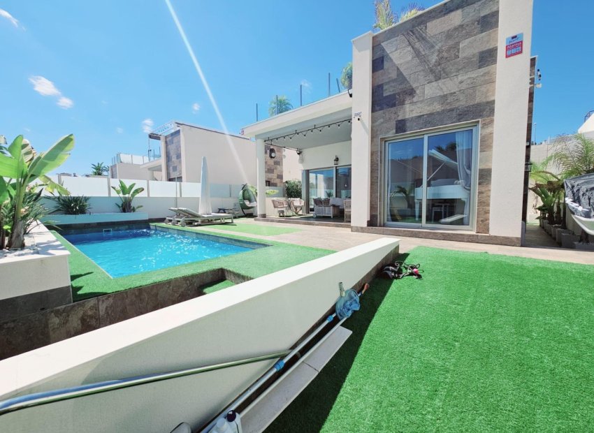 Herverkoop - Villa - Orihuela Costa - Villamartín