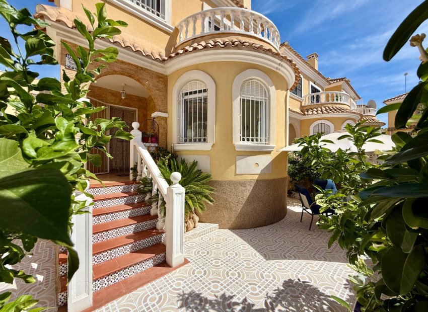 Herverkoop - Villa - Orihuela Costa - Villamartín