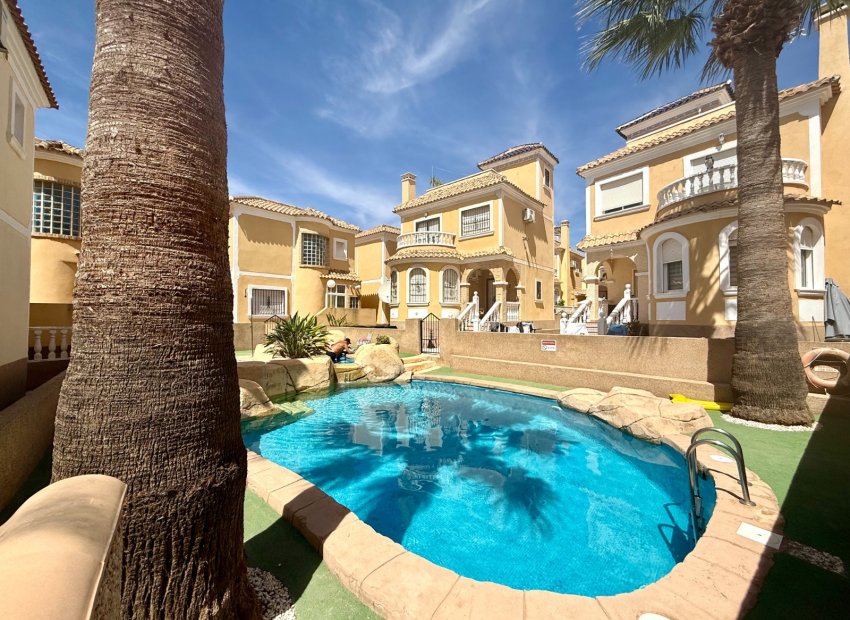 Herverkoop - Villa - Orihuela Costa - Villamartín