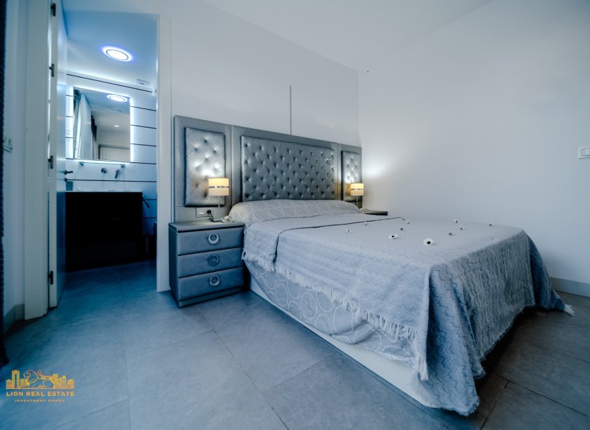 Herverkoop - Villa - Orihuela Costa - Villamartín