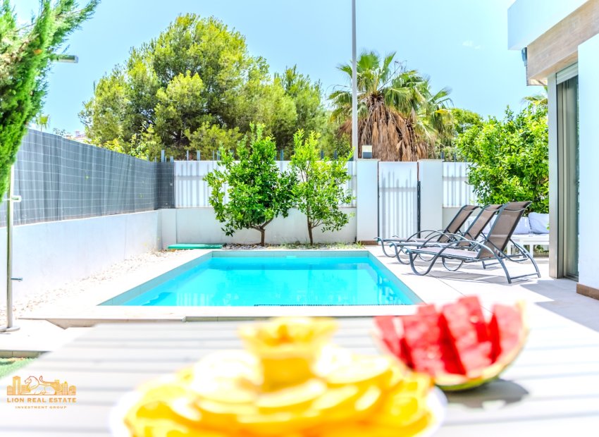 Herverkoop - Villa - Orihuela Costa - Villamartín