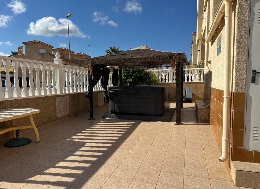 Herverkoop - Villa - Orihuela Costa - Villamartín