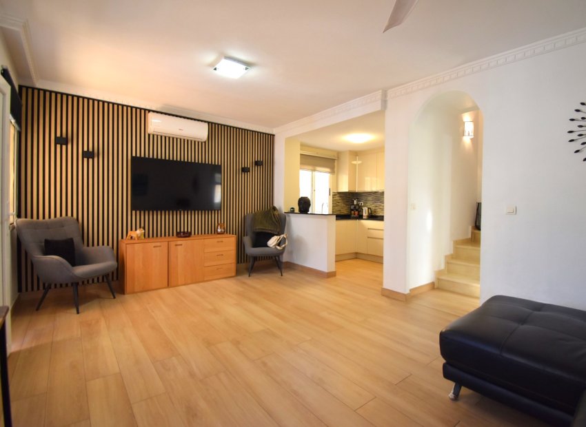 Herverkoop - Villa - Orihuela Costa - Villamartín