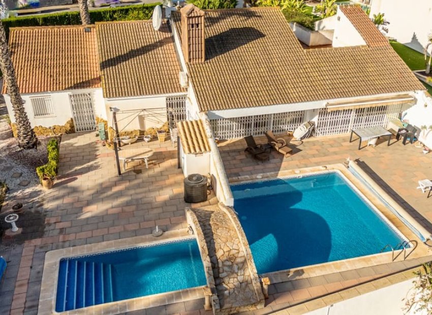 Herverkoop - Villa - Orihuela Costa - Villamartín