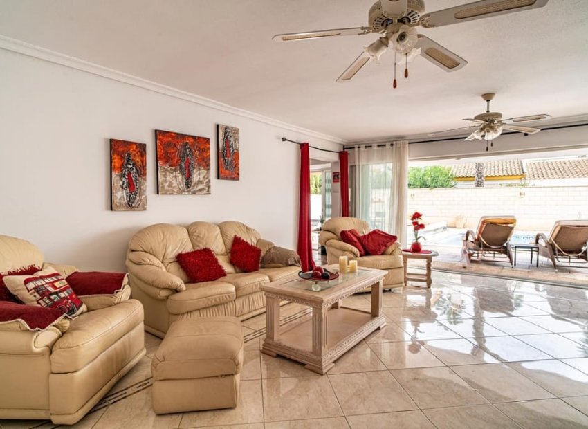 Herverkoop - Villa - Orihuela Costa - Villamartín