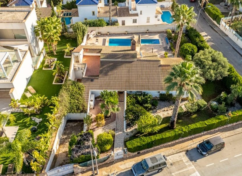 Herverkoop - Villa - Orihuela Costa - Villamartín