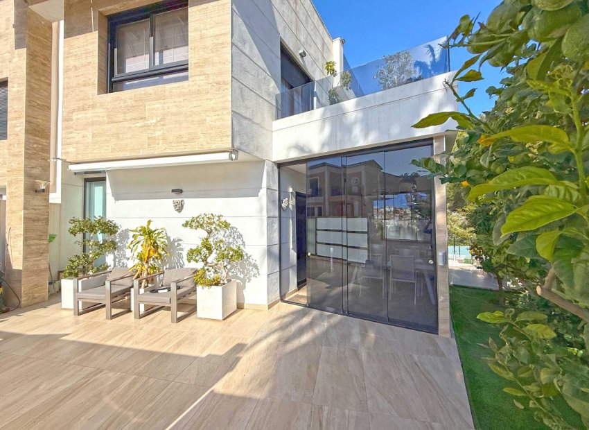 Herverkoop - Villa - Orihuela Costa - Villamartín