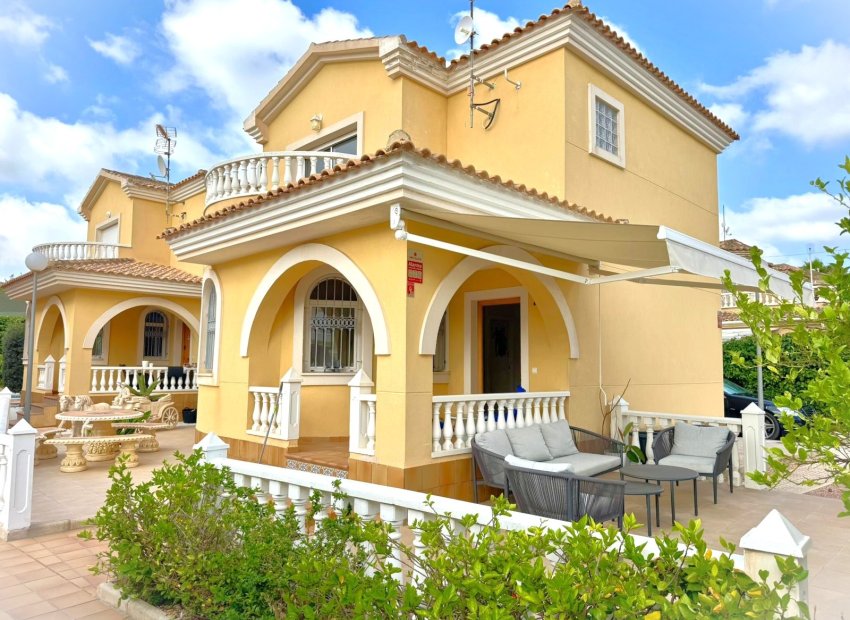 Herverkoop - Villa - Orihuela Costa - Villamartín