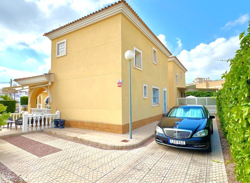Herverkoop - Villa - Orihuela Costa - Villamartín