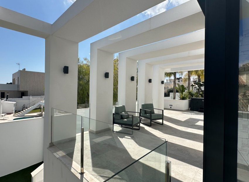 Herverkoop - Villa - Orihuela Costa - Villamartín