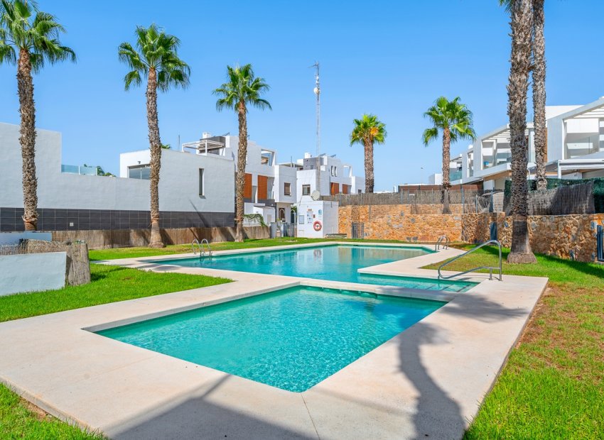 Herverkoop - Villa - Orihuela Costa - Villamartín